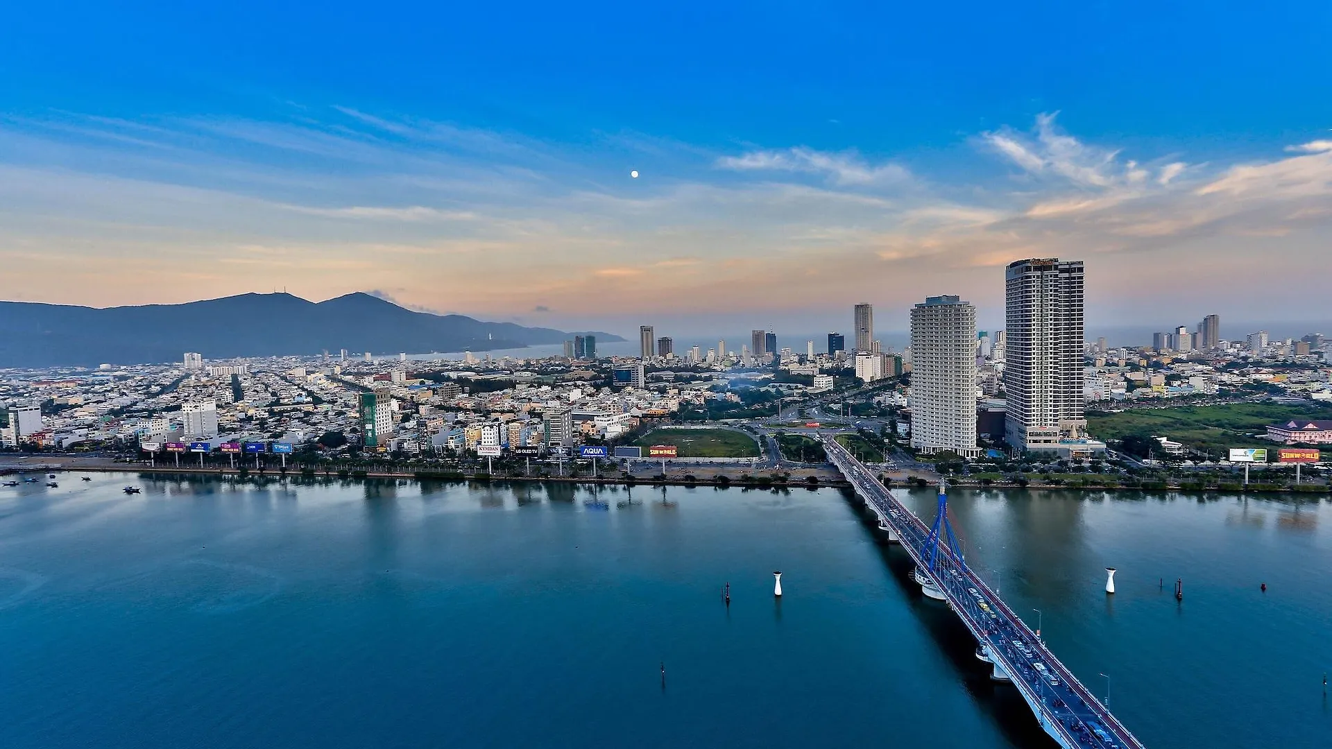 Hilton Da Nang Hotel